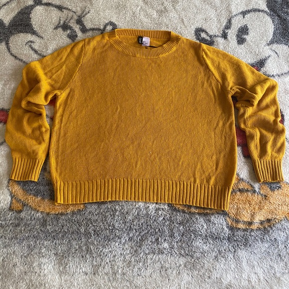 H&M mustard sweater - Picture 5 of 5